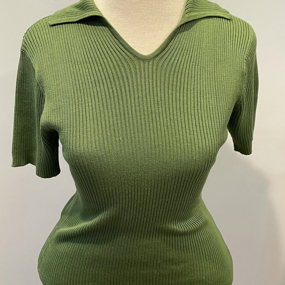 Banana Republic V-Neck Shirt